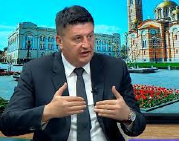 Коначно један посланик вратио мандат странци која га бирала