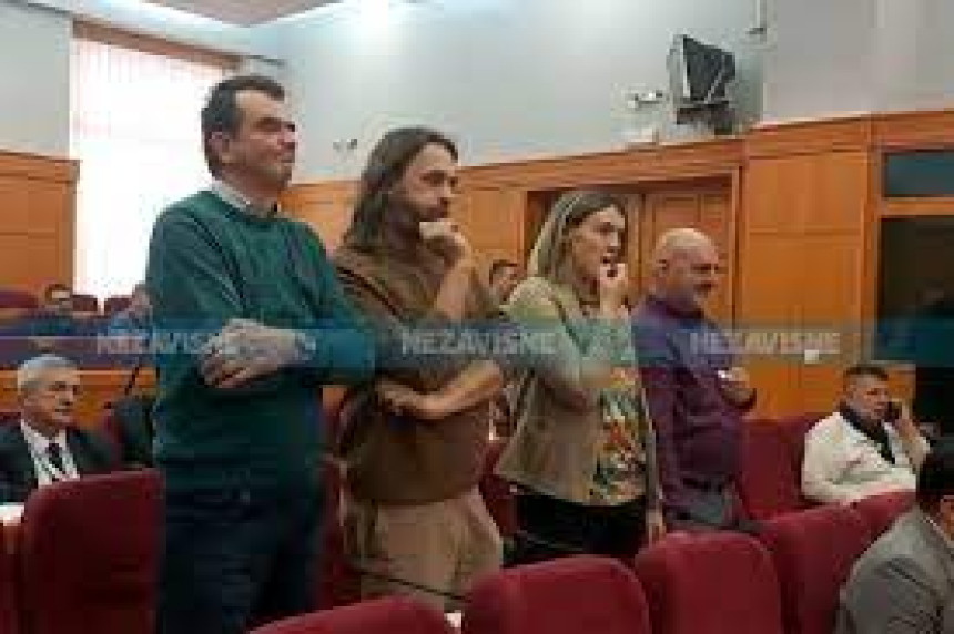 Odbornici zviždali na sjednici lokalne skupštine