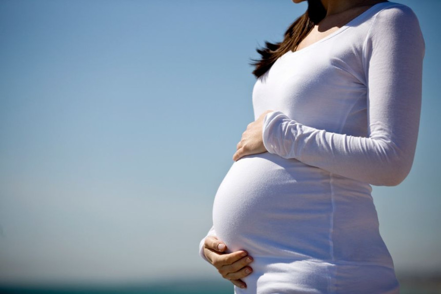 Ženi se u trbušnoj duplji razvio fetus između želuca i creva!