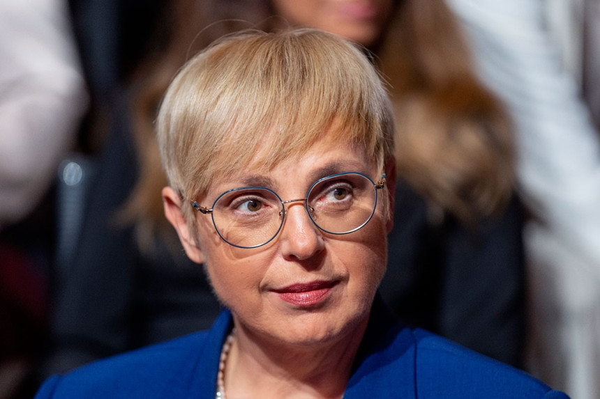Predsjednica SLO nije zadovoljna svojom platom
