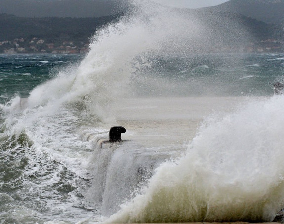Hrvatska: Vjetar do 150 km/h, alarm upaljen i u BiH