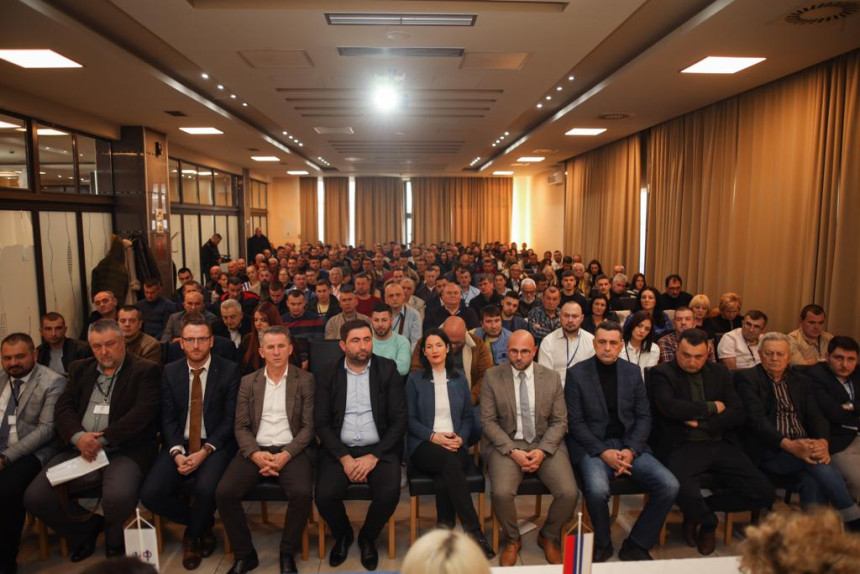 Narodni front odlučan da se bori protiv režima