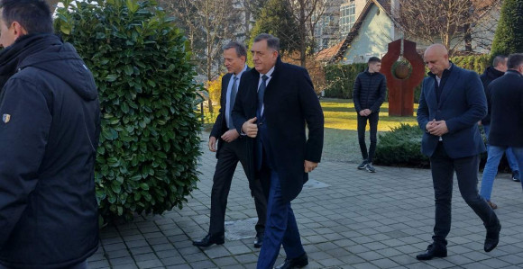 Dodik opet vrijeđao ambasadora Marfija: On je jedan običan kreten