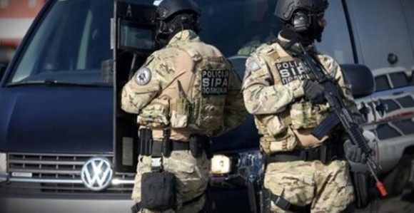 Velika policijska akcija zbog droge i oružja