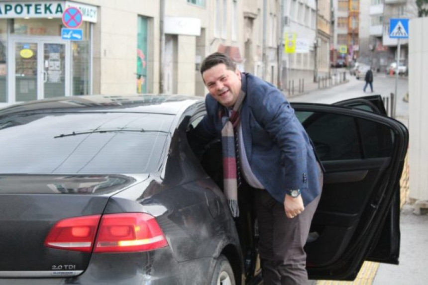 Narodna skupština kupuje dva putnička vozila