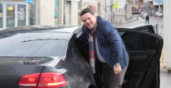 Narodna skupština kupuje dva putnička vozila