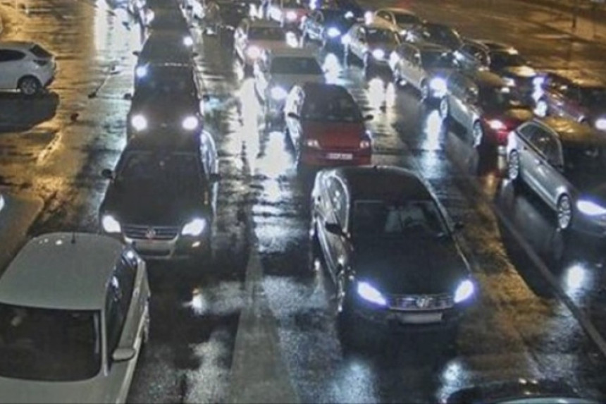Kilometarske kolone i duža čekanja na graničnim prelazima