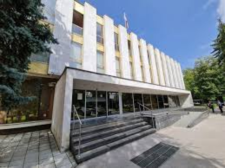 Parlament Srpske opet kupuje nove limuzine