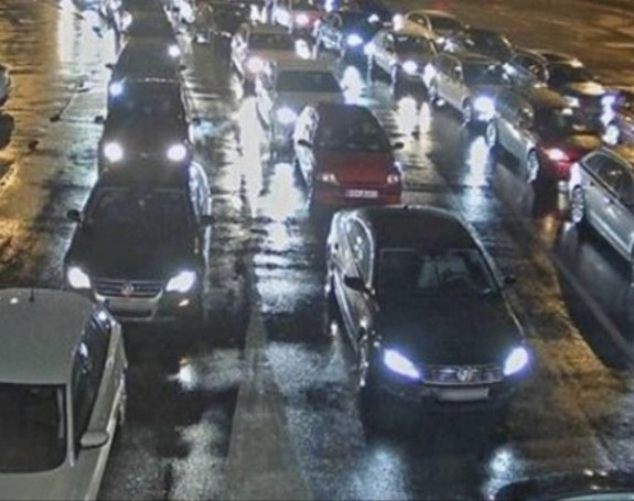 Kilometarske kolone i duža čekanja na graničnim prelazima