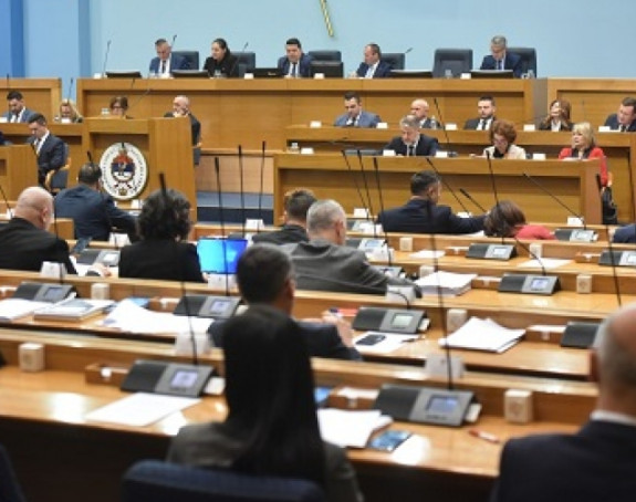 O ekonomiji samo kada se zaduživalo, slično nas očekuje i u narednoj godini (VIDEO)