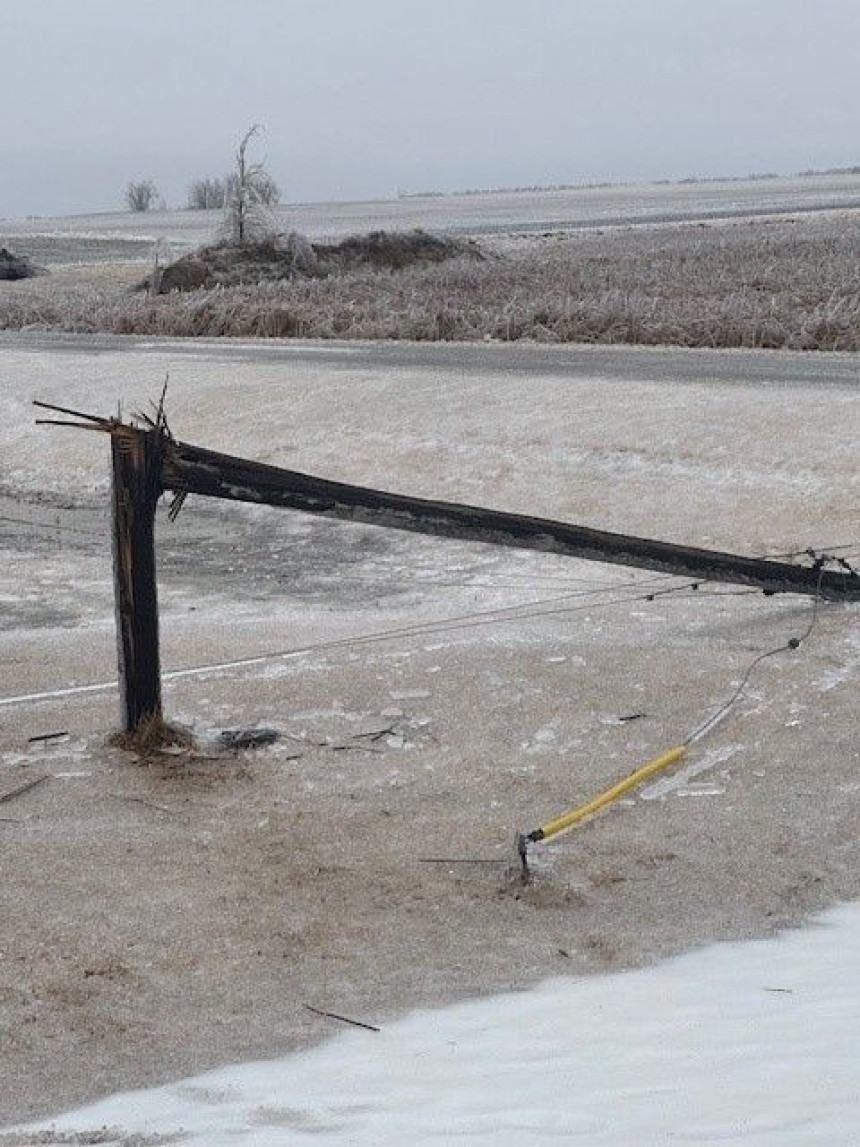 Vanredno stanje zbog oluje - bez struje 20.000 ljudi