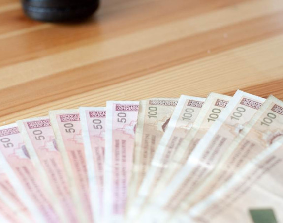 Traže veće plate za administrativne radnike ili štrajk