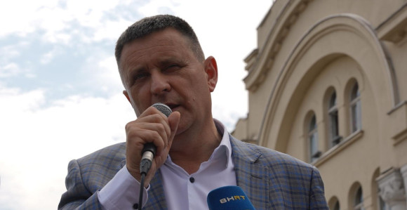 Nema infarkta dok Đajić protestuje: Pacijente šalju u Bijeljinu i Prijedor