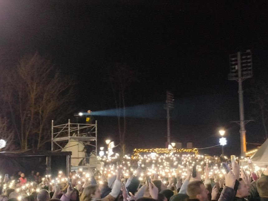 Širom Srpske građani veselo ušli u Novu godinu (FOTO, VIDEO)