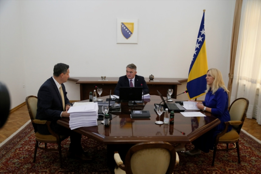 Kome su udijelili milostinju članovi Predsjedništva BiH