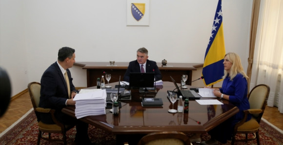 Kome su udijelili milostinju članovi Predsjedništva BiH