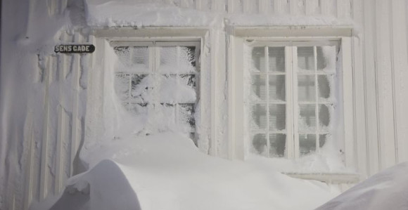 Nevjerovatni prizori iz Norveške: Snijeg zatrpao kuće