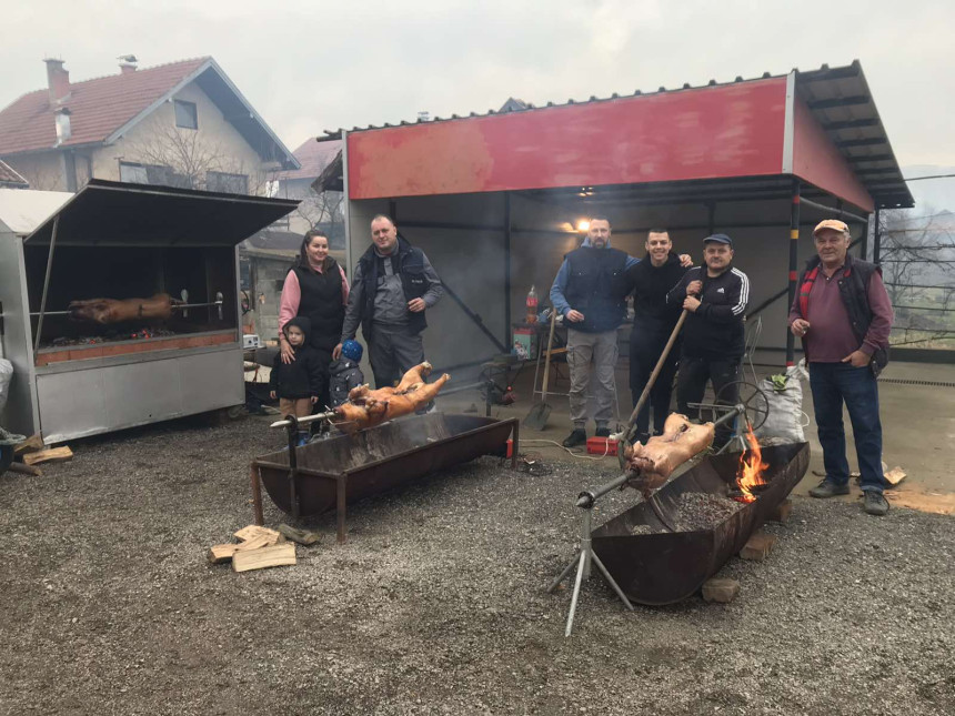 Bogata trpeza i pečenica - Počele pripreme za Božić