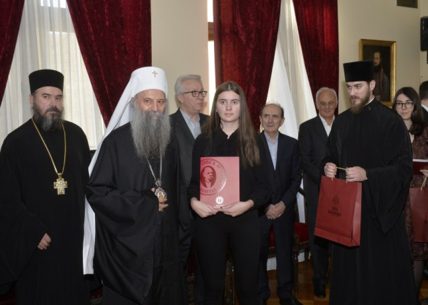 Patrijarh podijelio stipendije mladima sa Kosmeta