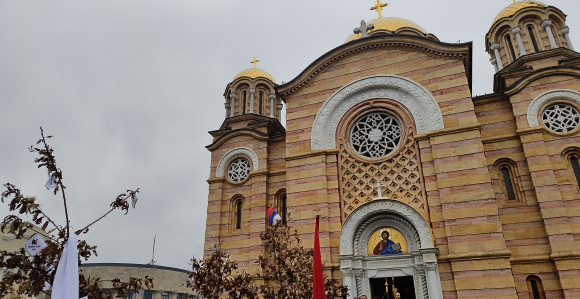 Badnjak dočekan u BL ispred Hrama Hrista Spasitelja