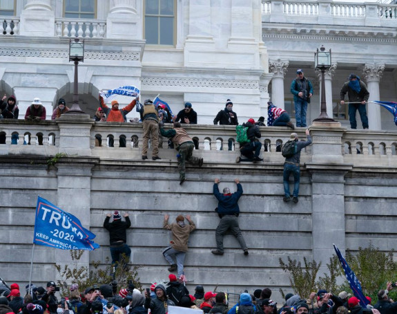 Godišnjica nereda: Stotine presuda, lov i dalje traje
