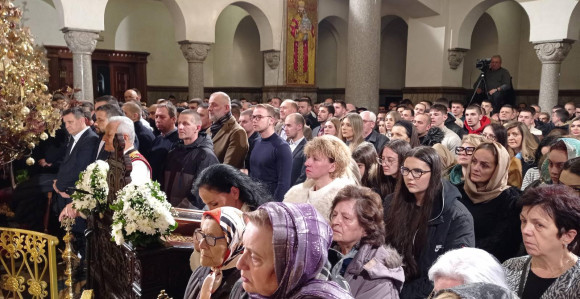 Veliki broj vjernika na Božić u hramovima SPC