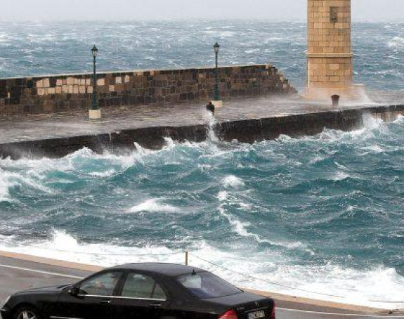 Crveni meteoalarm, očekuju se udari bure do 200 km/h