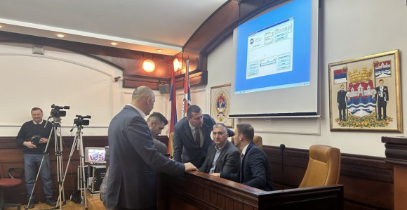 Уз подршку СНСД-а, а мимо воље Ђајића, Станивуковић скупио већину за ребаланс буџета