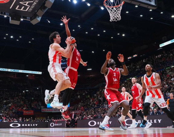 Ubjedljiva pobjeda Zvezde, Teodosić mađioničar