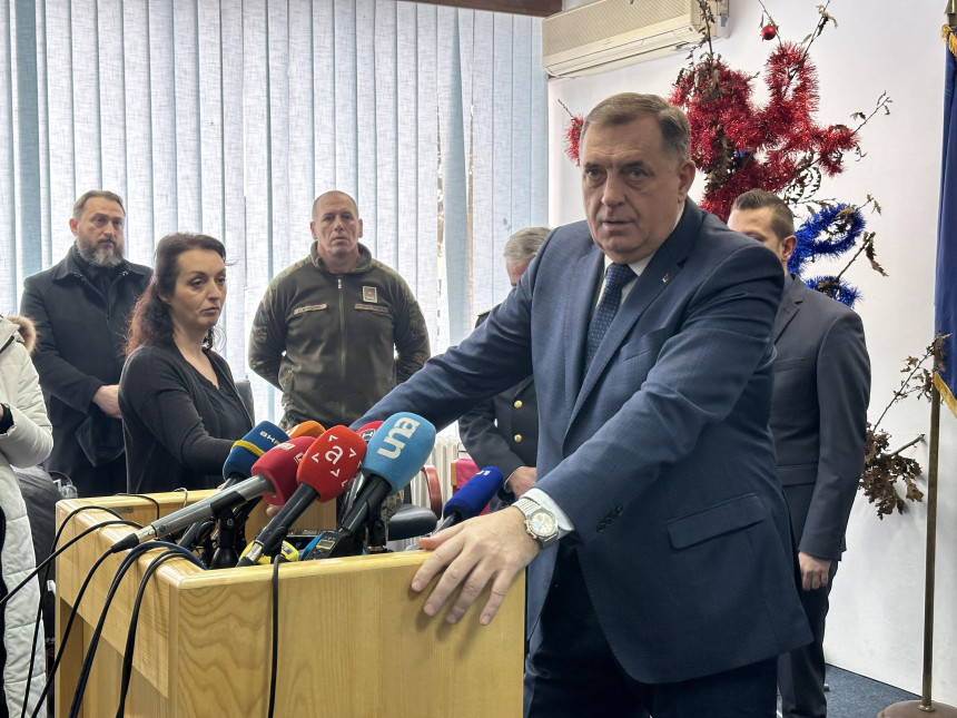 Srećom nemamo zastava BiH, pa nemamo šta paliti