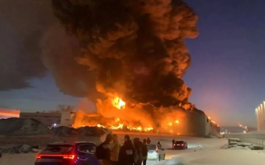 Ogromni crni oblak iznad Sankt Peterburga