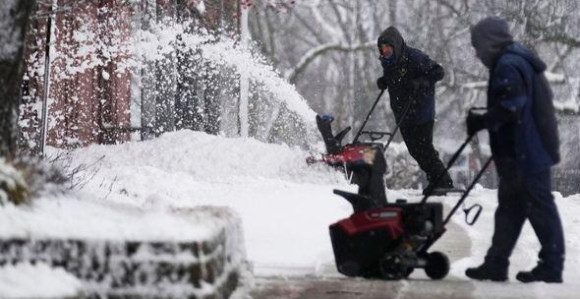 Crveni alarm u SAD: Snježne oluje blokirale gradove