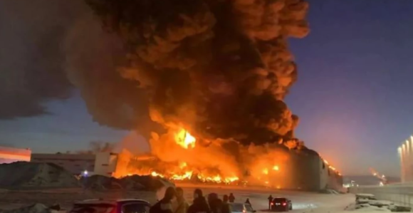 Ogromni crni oblak iznad Sankt Peterburga