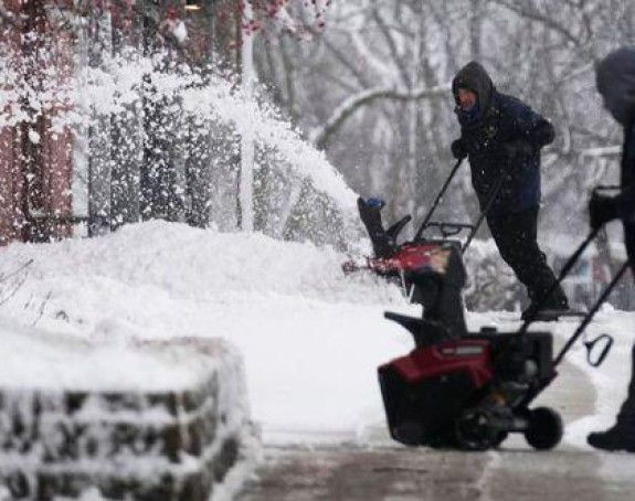 Crveni alarm u SAD: Snježne oluje blokirale gradove