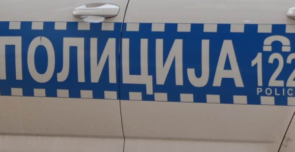 Automobil sletio sa kolovoza, dvije žene povrijeđene