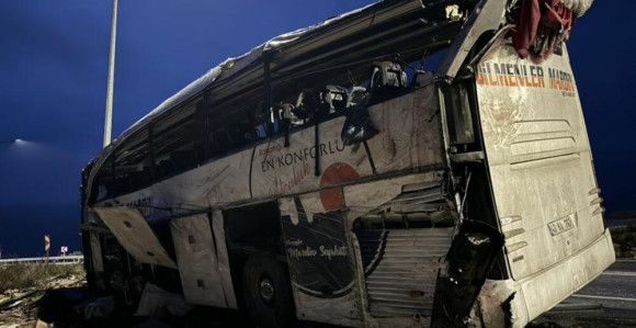 Turska: Prevrnuo se autobus, poginulo devet osoba