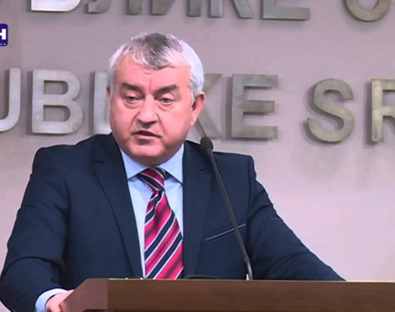 SNSD lažno promoviše tablice i pasoš Srpske