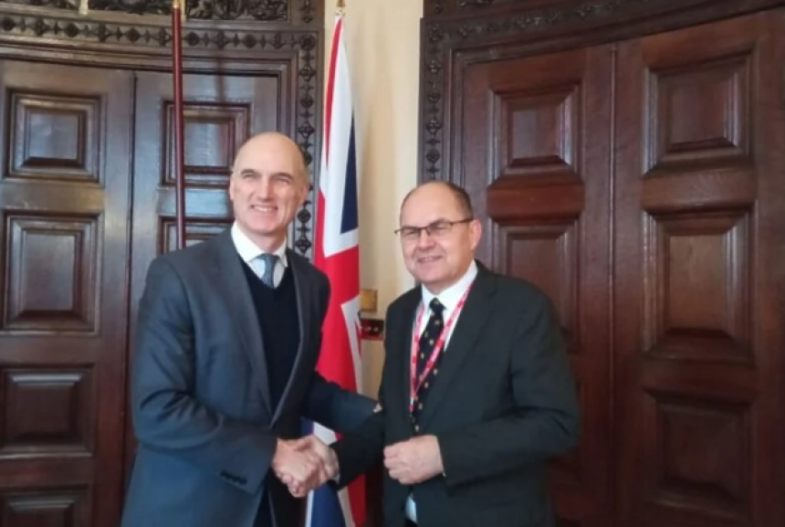 Šmit u Londonu: U BiH uspostaviti izborni okvir