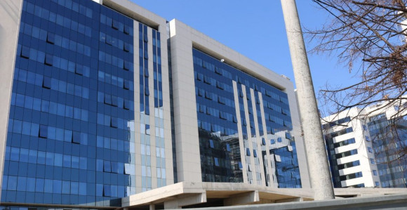 Radišićeva ponuda UIO: Kvadrat parkinga košta isto koliko i poslovnog prostora
