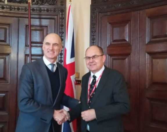 Šmit u Londonu: U BiH uspostaviti izborni okvir
