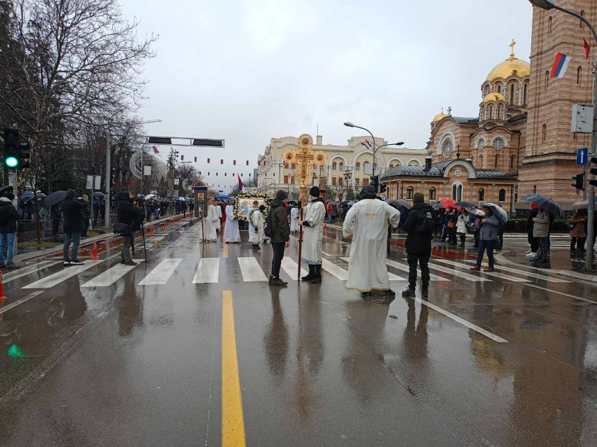 Bogojavljenska litija krenula ulicama Banjaluke