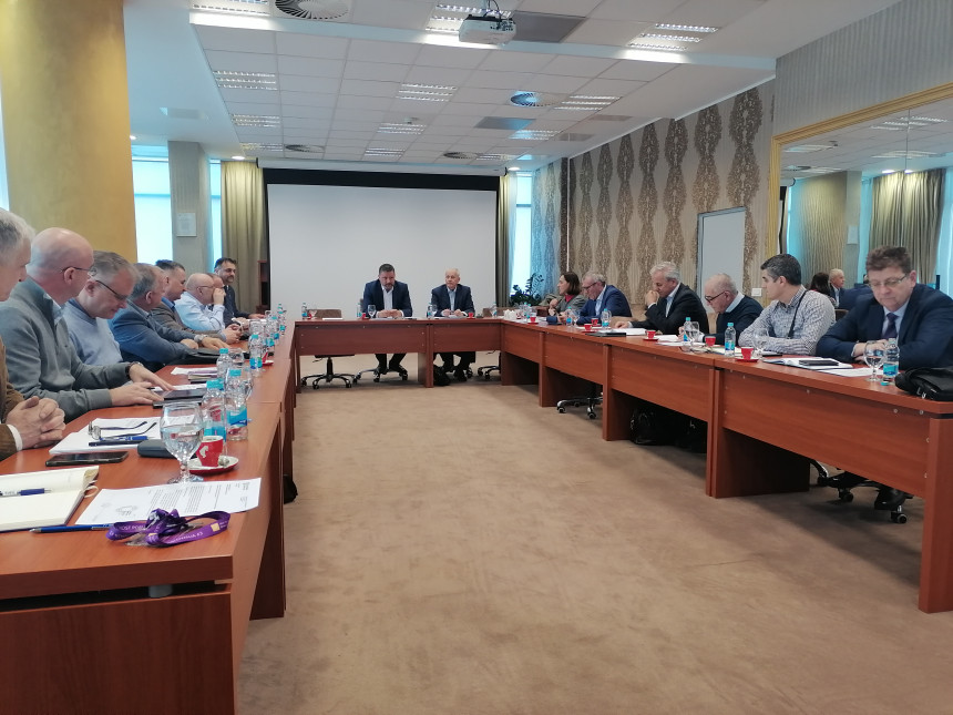 Poslodavci traže preispitivanje vladine odluke o najnižoj plati