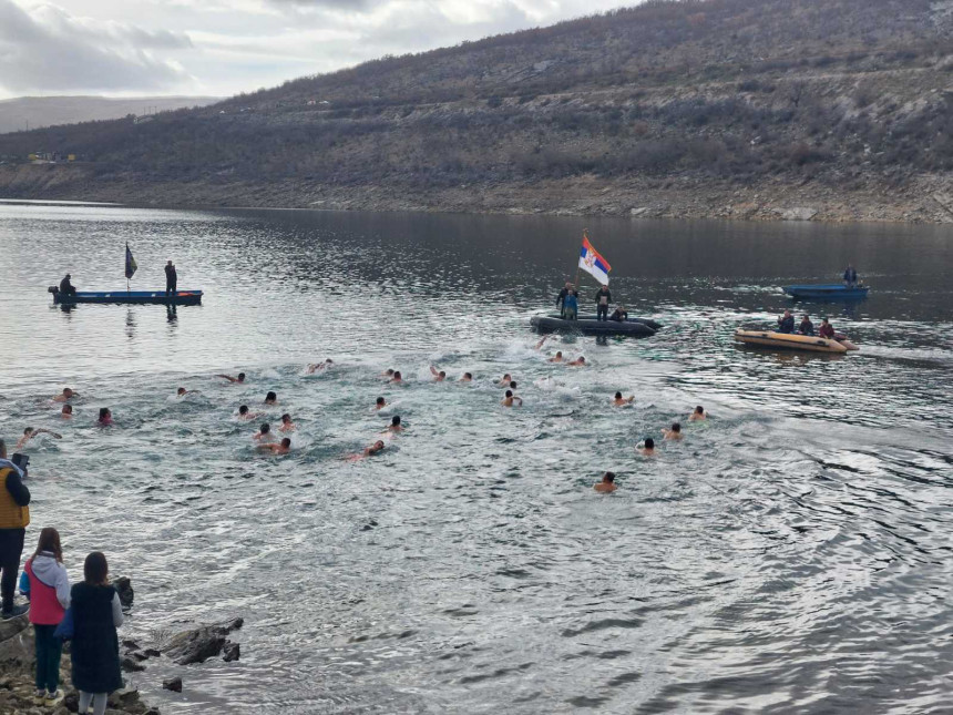 Širom Srpske litije i plivanje za Časni krst (FOTO)