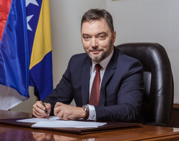 Staša Košarac povećao budžet za hotelski smještaj