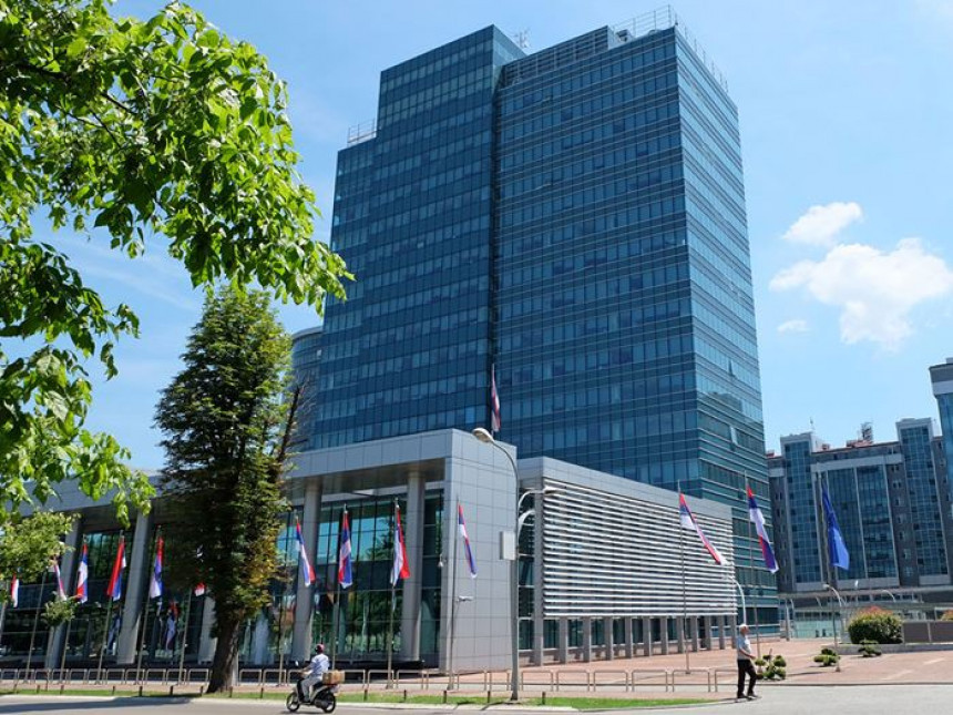 Bespotrebno troše milione, a kamče pomoć od Srbije