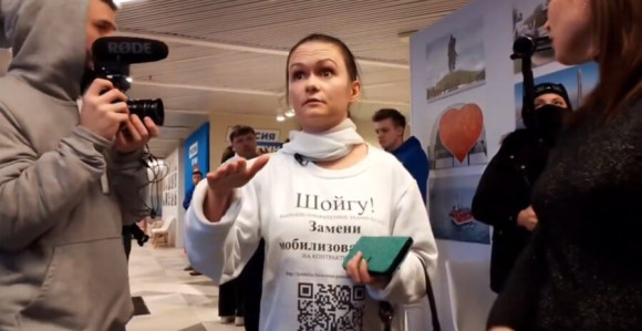 "Vladimire Vladimiroviču, vrati mi mog muža"