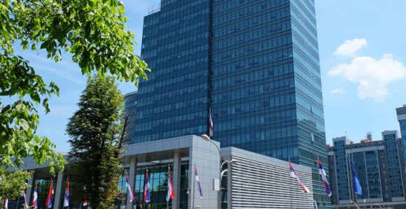 Bespotrebno troše milione, a kamče pomoć od Srbije