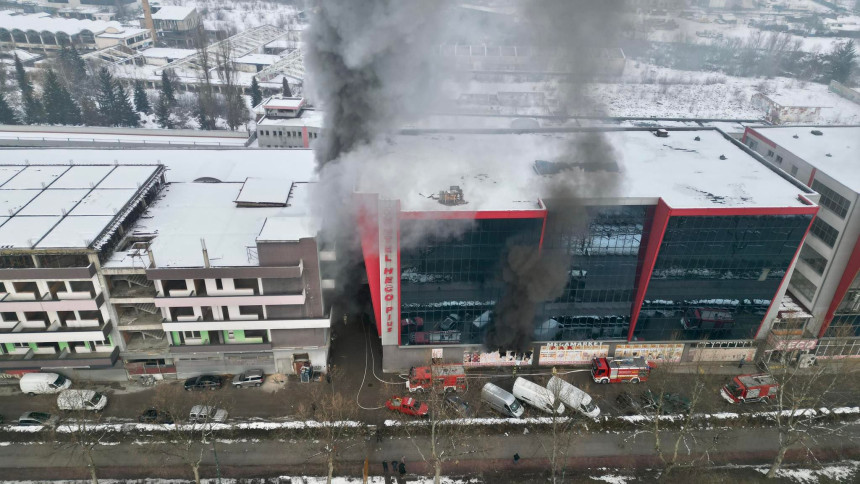 Pod kontrolom požar na pijaci u Sarajevu