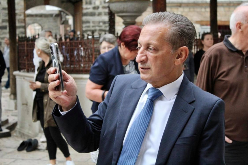 Tužilaštvo: Osmica nezakonito dijelio legitimacije OBA