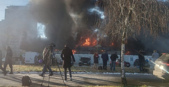 Локализован пожар у Кинеском тржном центру у Београду